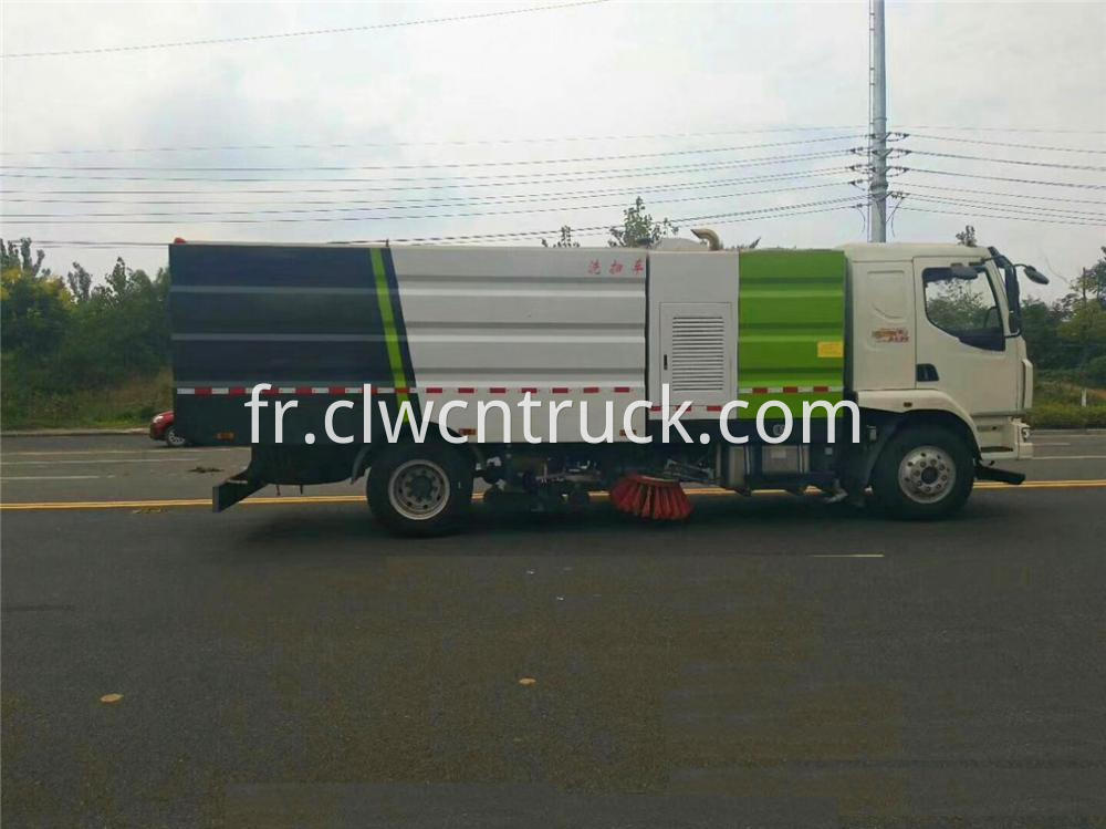 Vacuum Street Sweeper Truck 3